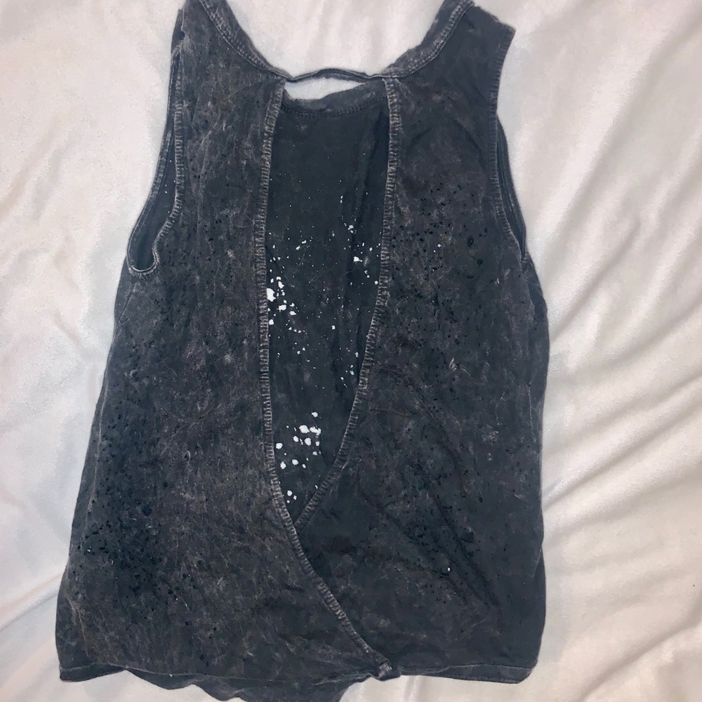 Backless grey tank